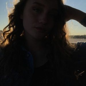 Meet your Posher, Lexie